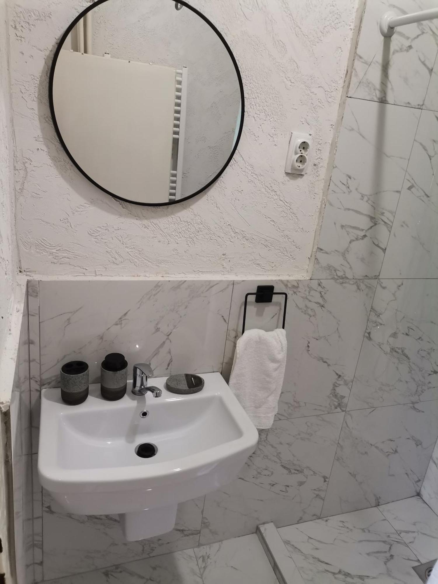 Calla 4 Apartment - Main Square, In The City Shopping Center - Parking Slot With Securiti And Video Camera 斯科普里 外观 照片